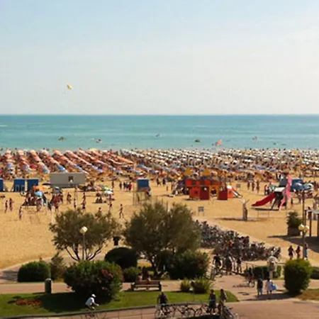 Your Garden Heaven In The Heart Of Lido Dei Pini
