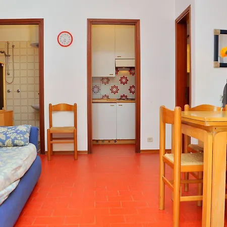 Your Garden Heaven In The Heart Of Lido Dei Pini Apartmán