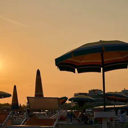 Your Garden Heaven In The Heart Of Lido Dei Pini Apartmán Bibione