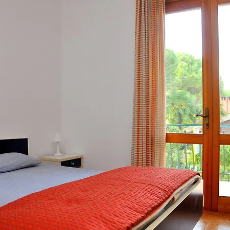 דירה Your Garden Heaven In The Heart Of Lido Dei Pini *